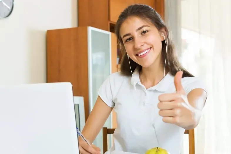 ¿Cuál es la rutina diaria de un estudiante de inglés?