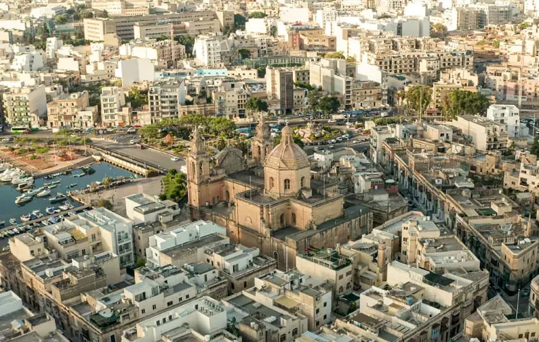 Fotografía aérea de la iglesia de Msida