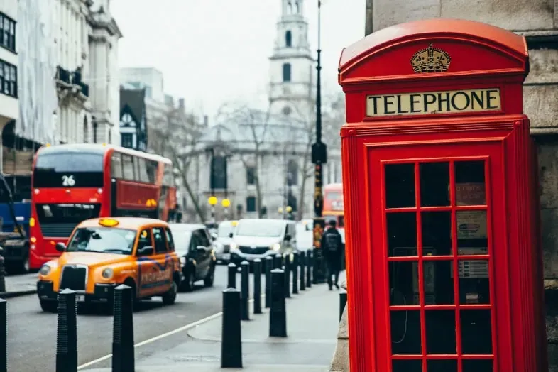 5 razones por las que debes estudiar en Inglaterra este 2026
