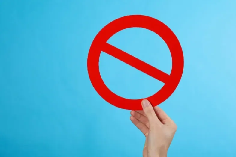 ¿Qué está prohibido traer en la maleta si viajas a Reino Unido desde Latam?