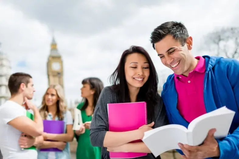 Requisitos para estudiar en Inglaterra si eres colombiano.