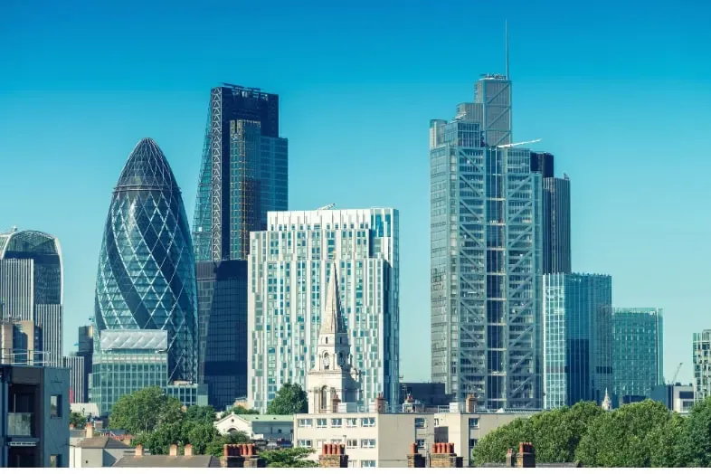 Conseguir empleo rápido, una de las ventajas de Vivir en Inglaterra.
